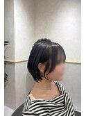 ネイビーカラー×ショートカット