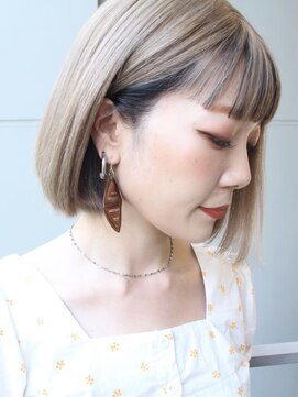 シィーム(cime) 小顔ハイライトカラーハイトーンアッシュボブ