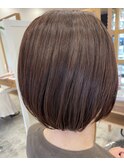 首が長く綺麗に見える大人ボブ
