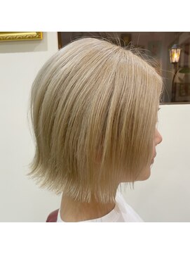 アトリエ イズム(ATELIe'R Isms...) ブロンドボブ