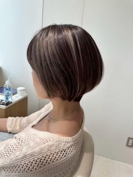 コンティロミー(CONTI ROMMY.) 本厚木◎丸みショートボブくびれヘア◎細めハイライト白髪ぼかし
