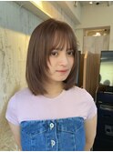 ミディアム　レイヤーカット　顔周り似合わせ　ベージュ　暖色
