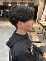 シーフ 千葉(Cyf)&nbsp;メンズ韓国ヘア/ニュアンスパーマ/センターパート/関祐翔