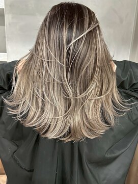 アポロ 横浜駅店(apollo) xバレイヤージュ/ホワイトグレージュ/レイヤーカット