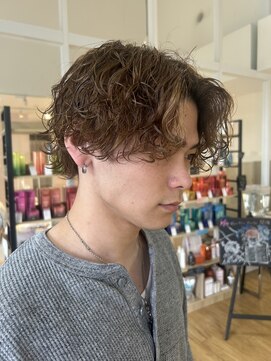 サラ ビューティ サイト 春日(SARA Beauty sight) 【松尾が作る】【福岡春日】【メンズ】ブラウン×波巻きパーマ