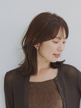 抜け感ブラウン×ミディアムレイヤー