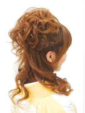 ゲッカビジン(GEKKABIJIN) 袴ならハーフアップも！