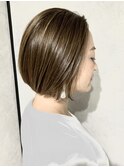 極細上品ハイライト×前下がりボブ