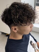 フィフス 天神大名(fifth) スペインカールパーマメンズカットメンズパーマツーブロック眉毛