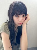 アム(amu)&nbsp;ぱっつん前髪/コテ巻き風パーマ/ロングパーマ/デジタルパーマ