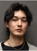 センターパートスパイラルパーマツーブロック刈り上げメンズヘア