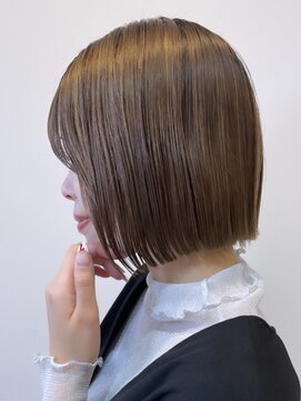 レヴィア(REVIA) レディース切りっぱなしボブ