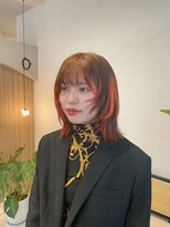 ミア(mia)&nbsp;オレンジベージュ毛先カラーミディアムウルフレイヤーボブ