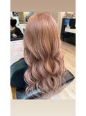 ピンクベージュ