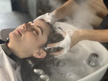 ユアーズヘア 池袋(youres hair)の写真/極上のヘッドスパで日々の疲れを癒し自分にご褒美を…♪プチスパが全メニューに◎