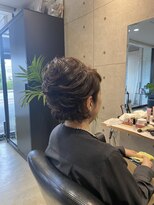 イナフ(ENOUGH) かぶせ系外ハネアレンジヘア