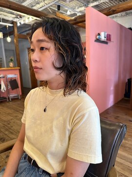 ニーム 栄(nimes) パーマとブリーチデザイン