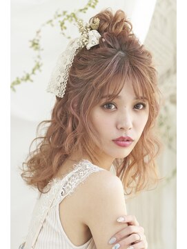 ヘアメイクサロンシャルメ(Hair Make Salon CHARMER) ウェーブ巻きハーフお団子スタイル☆