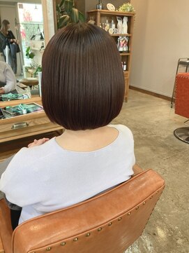 スアバイキキ(SuA by kiki.) レイヤーボブ/外ハネボブ/大人ショート/ニュアンスカラー[千葉]