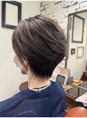 フェザーバンク丸みショート 大人グレイカラーオシャレ染め
