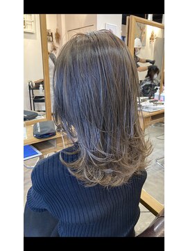 レイリー(LAiLy) 透明感　ワンカール