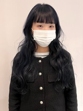 イル(ill) ブルーブラック ネイビーブルー ウェーブ巻き