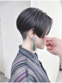 ＊センターパート刈り上げショート女子前下がりショート前髪なし