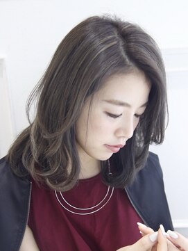 アイズ(I's) ふんわりミディアム×大人ボブ×伸ばしかけヘア