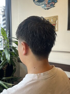 ドゥーエン 守口店(DoEN) スパイキーショート×テーパーフェード