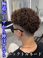 ルースト 南堀江店(ROOST)&nbsp;刈り上げセンターパート/波巻きツイストスパイラル/南堀江