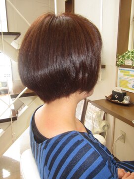 コアフィールフィス(COIFFURE fils) M3Dスマートトリートメントで夏ボブスタイル