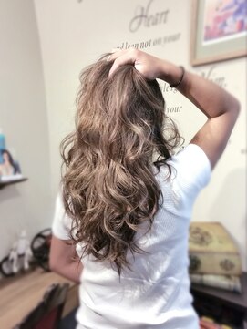 シックス(CHIX) 外国人風ハイライトロング