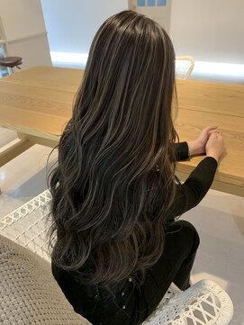 シェーン 仙台駅広瀬通店(schon) コントラストハイライト×ロングスタイル