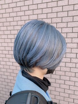 リア(Lia by KENJE) アッシュカラー　前髪　スカイブルーにしませんか？