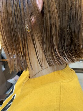 アール バイ ニーナ(R by NINA) スリークボブ