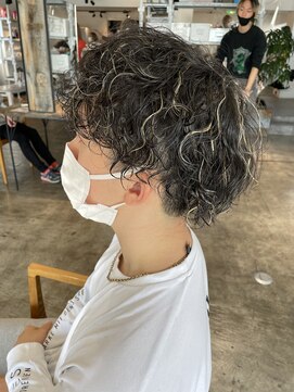 ニュート(Neut ) 刈り上げツーブロックメンズパーマ/ブリーチハイライト/メッシュ