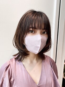 ステア ケース(stair case) ミニウルフ　外ハネレイヤーカット前髪カット髪質改善