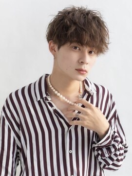 ラナ カスガイ(Lana KASUGAI) ダークアッシュ/ニュアンスパーマ/韓国マッシュ/スペインカール