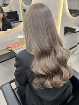 ルノン(LUNON)&nbsp;イメチェンヘアスタイルホワイトブロンド外ハネボブ美髪のススメ