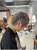 ケアブリーチモノトーングレージュスパイキーショート眉毛カット