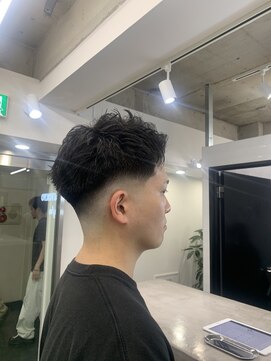 クロムトウキョウ ザ バーバー ネオン 新宿店(CHROM TOKYO the Barber ne/on) ボックスショート×ミドルフェード