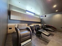 思わずウトウトしてしまうリラックス空間のシャンプースペース