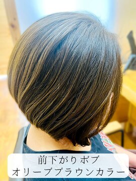 ハース(HEARTH) 前下がりボブ