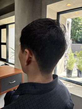 ウィ(oui)の写真/汚れを流す【活泡泉標準装備】。メンズヘア経験の長いオーナーが素材を活かす大人のナチュラルスタイル。