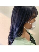 テトラ バイ ネオリーブ 横浜西口店(tetra by neolive)&nbsp;室内と外で色が変わるネイビーブルーカラー＊