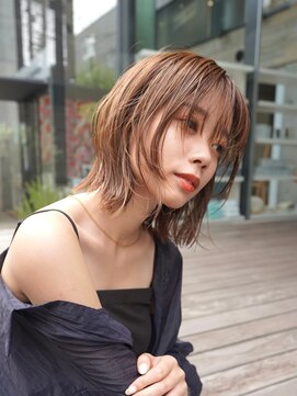 ニコ トウキョウ ヨコハマ(nico) ミディアムレイヤーカットボブウルフ10代20代30代インナーカラー