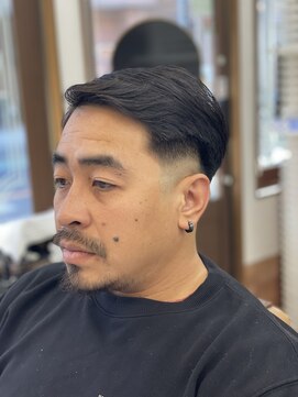 カットワン 竹の塚店(Cut-one) ローフェード