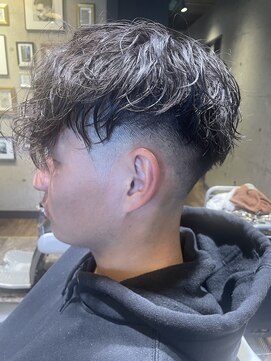 ステイゴールド 新百合ヶ丘(STAY GOLD) スキンフェードスペインカール