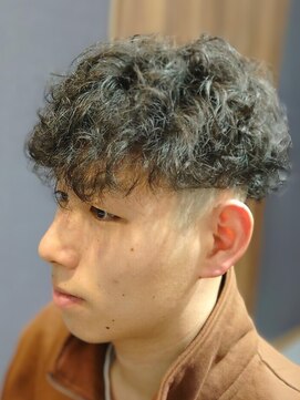 メンズ ルシードスタイル アウラ 松戸市五香(LUCIDO STYLE Aura) スペインパーマ【五香松戸メンズカット＜理容室＞シェービング】