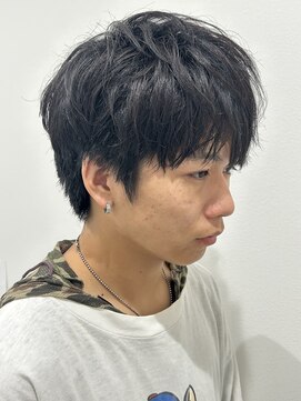 ヒュイル バイ ニアウ(Hwyl by Niau) メンズマッシュウルフパーマシャドウパーマニュアンスパーマ眉毛